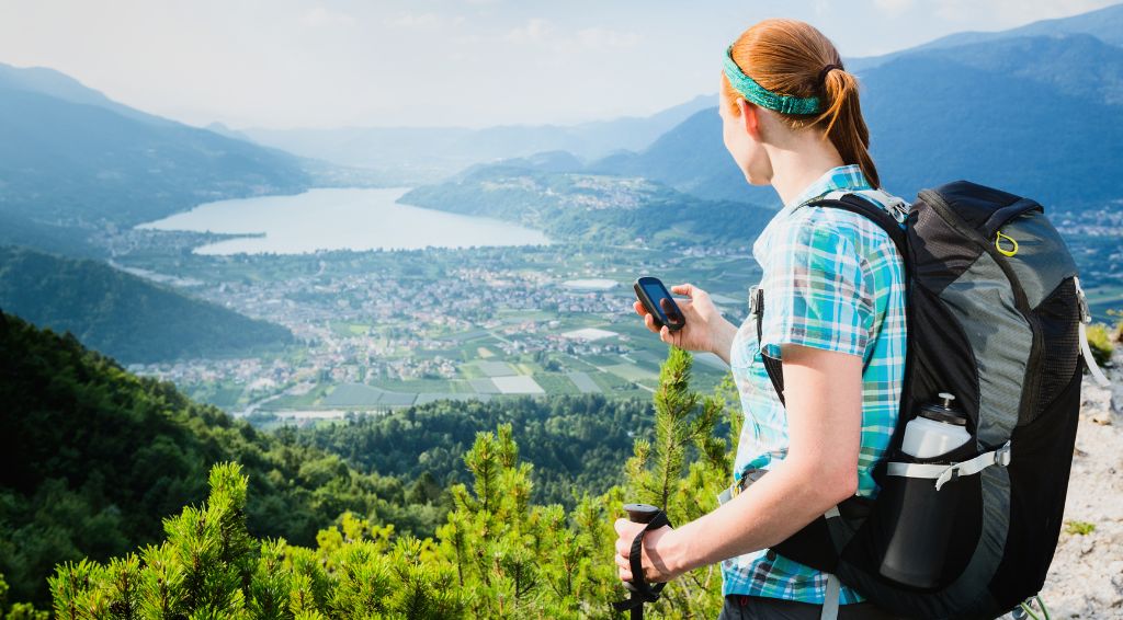 Best Handheld GPS for Outdoor Enthusiasts 